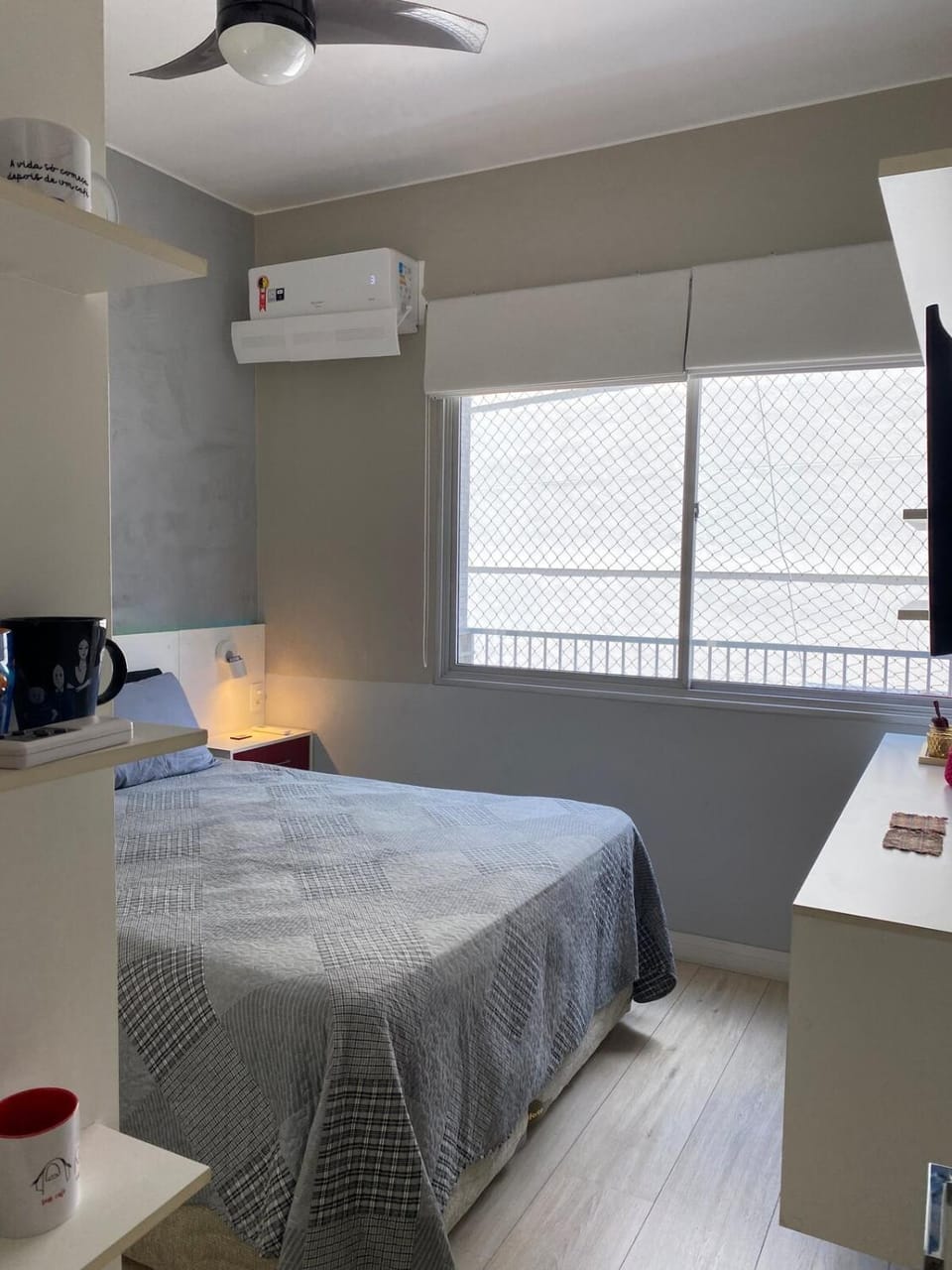 Bed, TV and multimedia, air conditioner