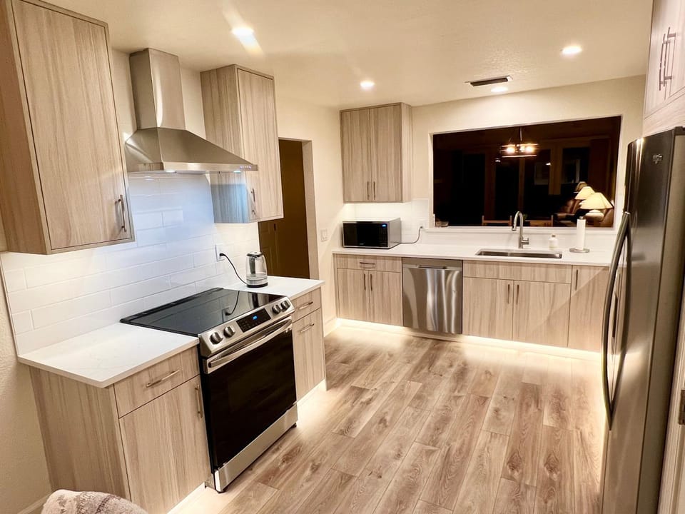 Kitchen or kitchenette, stove, kitchen
