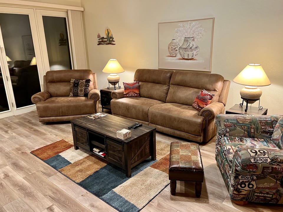 Living room, Seating area