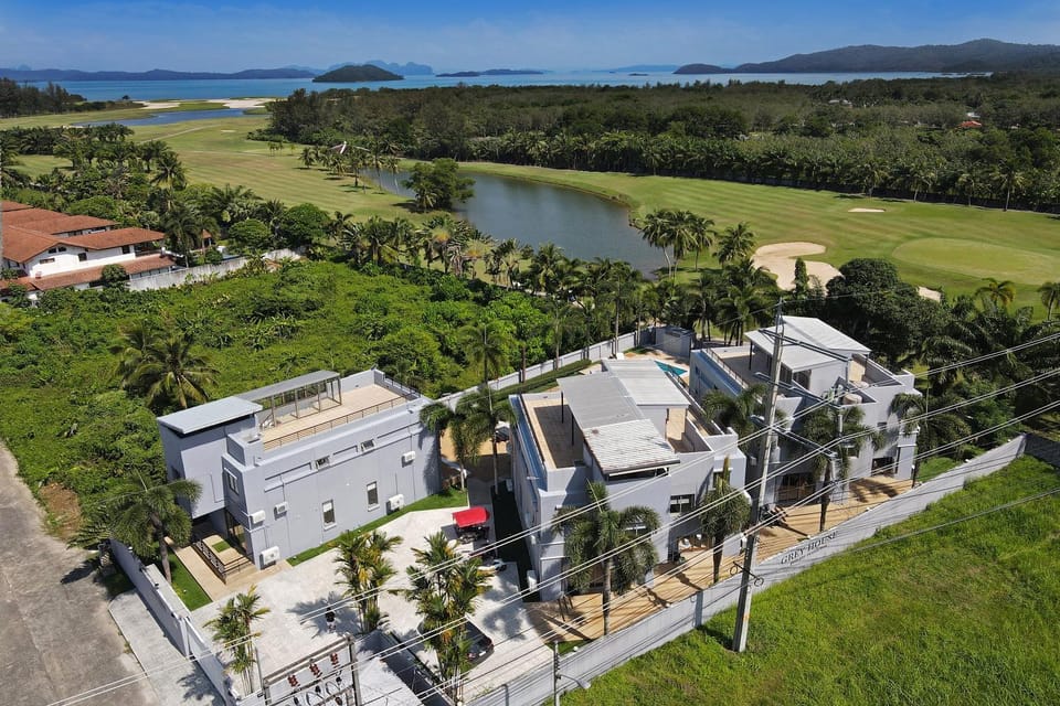 Property building, Nearby landmark, Neighbourhood, Natural landscape, Bird's eye view