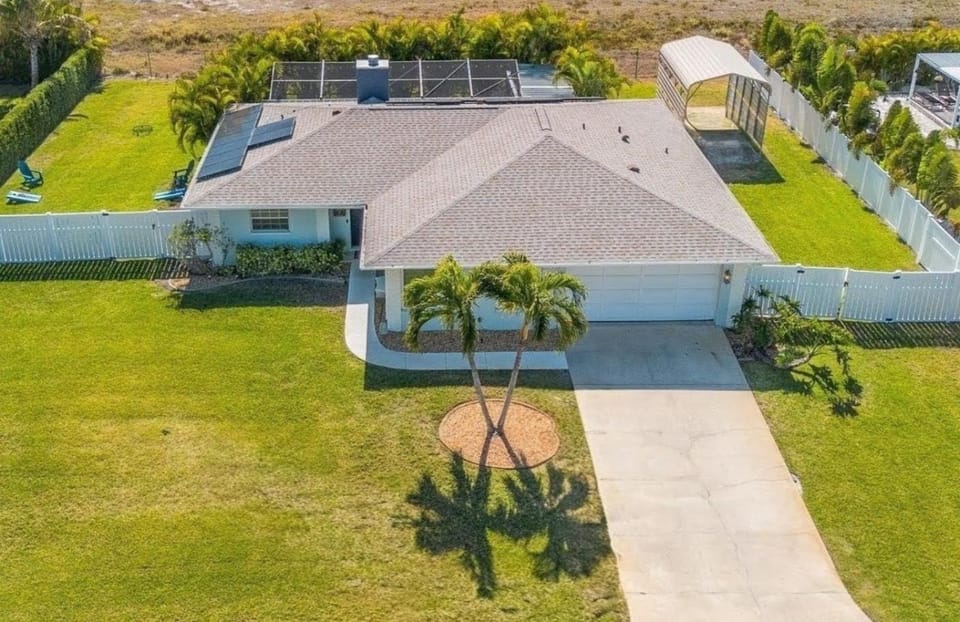 Property building, Day, Neighbourhood, Bird's eye view, Garden, Parking