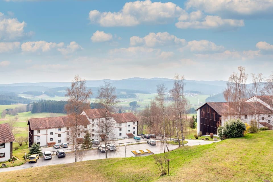 Property building, Day, Neighbourhood, Mountain view, Street view