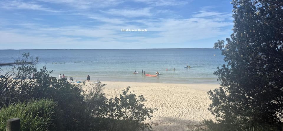 Burrill's Cedar Cottage by Book Jervis Bay - Walking Distance to Water House in Huskisson