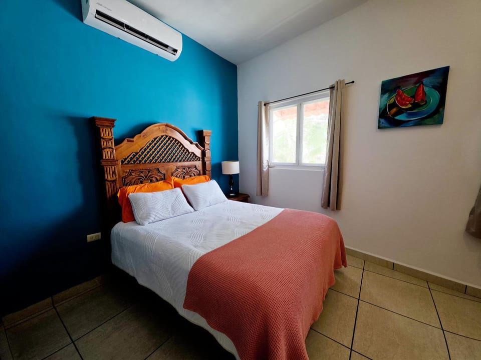 Bedroom, air conditioner
