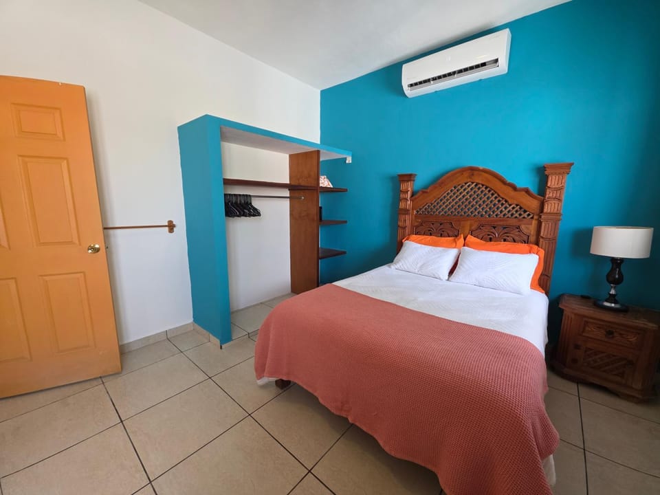 Bedroom, air conditioner
