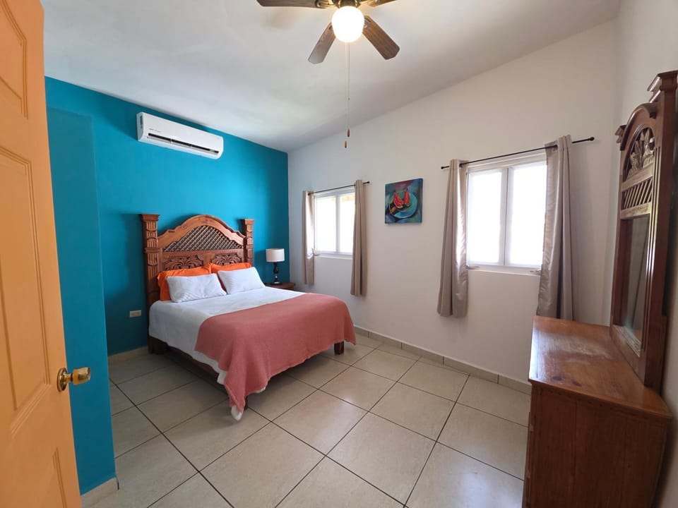 Bed, Photo of the whole room, Bedroom, air conditioner