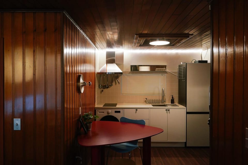 Coffee/tea facilities, Dining area, microwave, minibar, washing machine, dryer, kitchen, kitchen, air conditioner