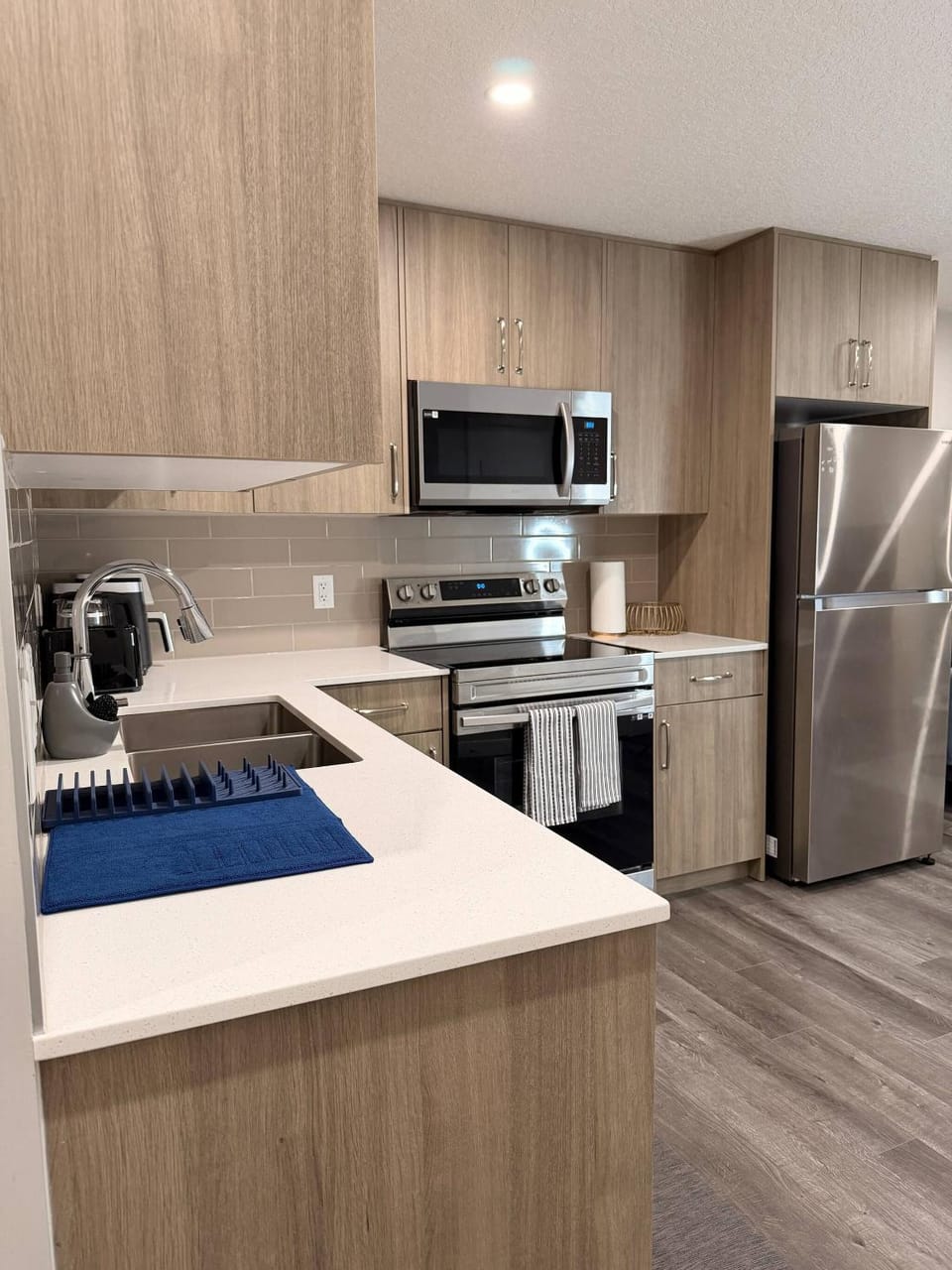 microwave, oven, kitchen