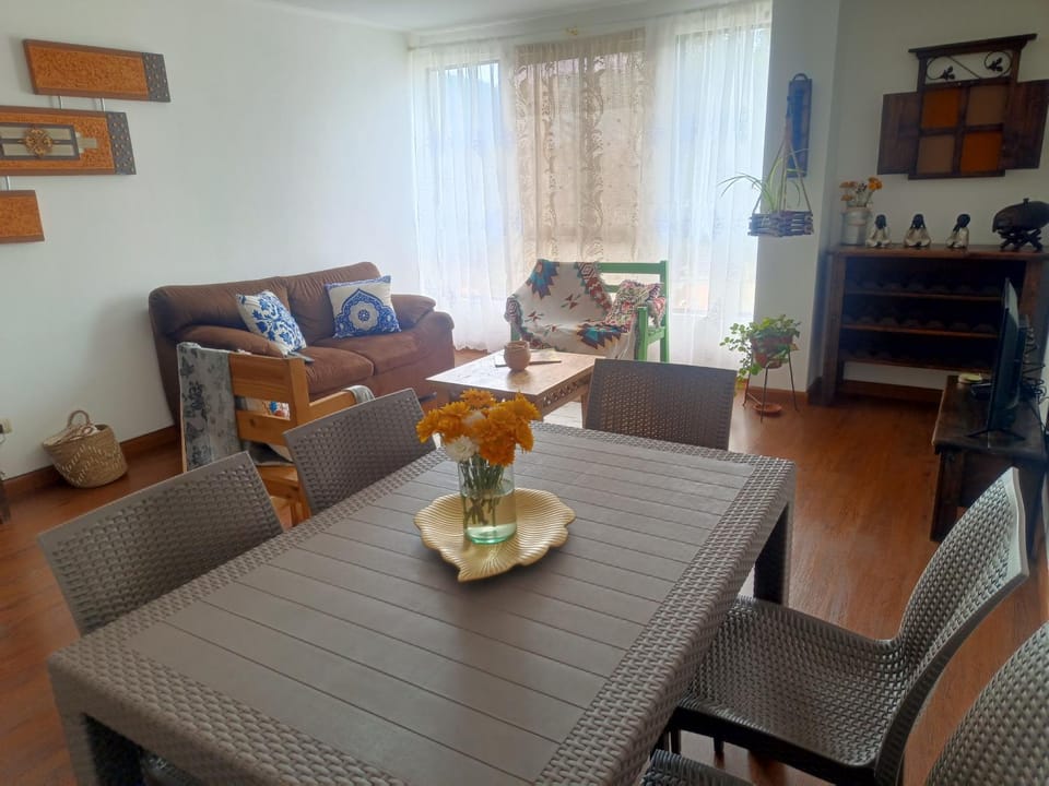 Confortable departamento en Cuenca, condominio privado Apartment in Cuenca