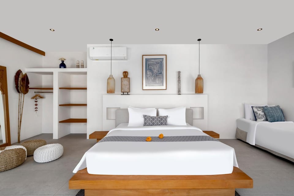 Bed, Seating area, Bedroom