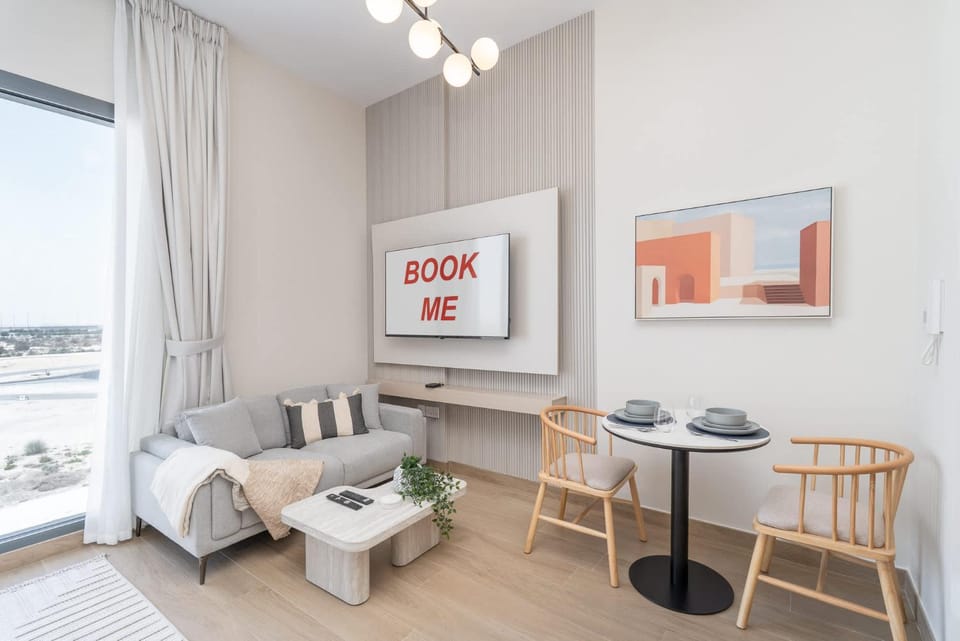 Free housekeeping visits during your stay - StayShort - Cozy & Spacious Studio in Town Square Sleeps 2 Apartment in Dubai