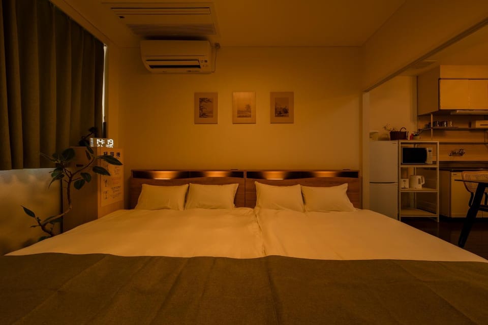 Bed, Photo of the whole room, Bedroom, air conditioner