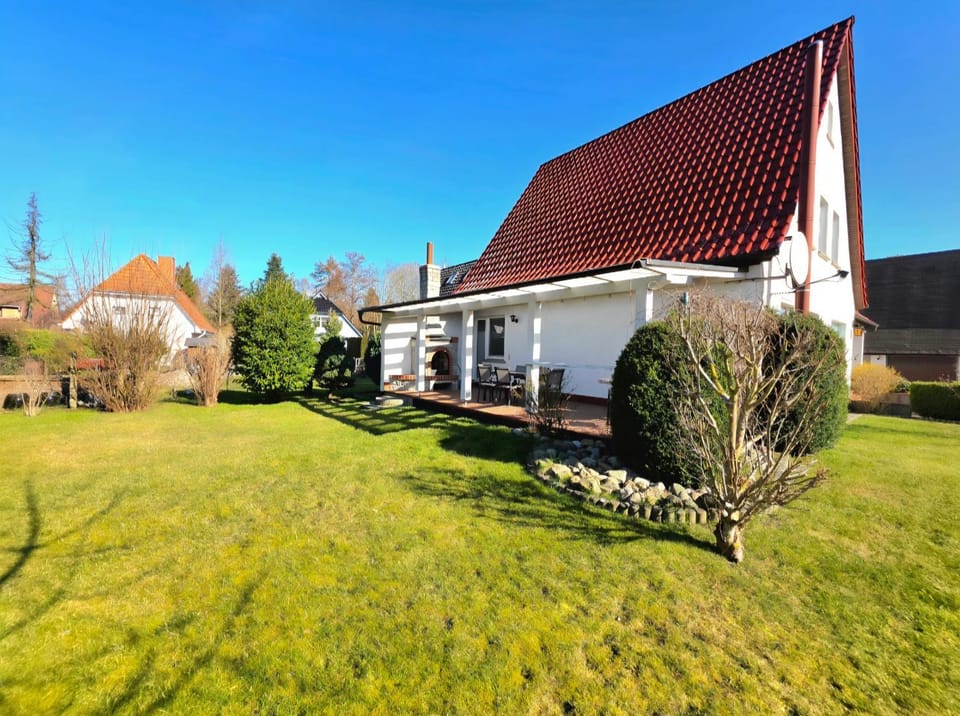 Property building, Garden, Garden view
