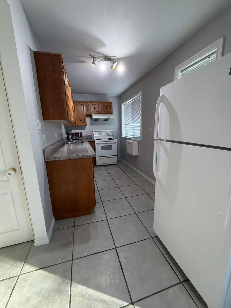 Kitchen or kitchenette, Communal kitchen