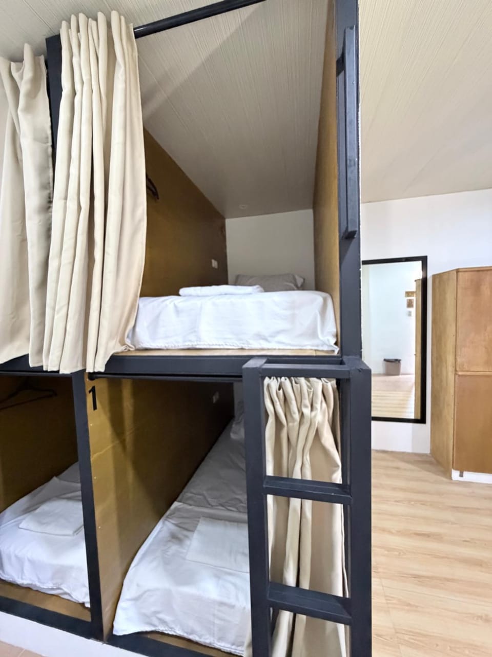 Bed, bunk bed