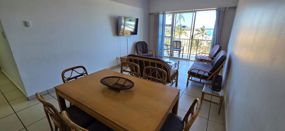 Seating area, Dinner