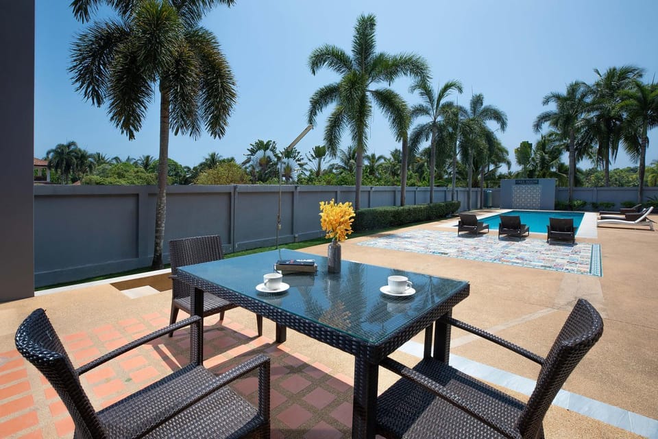 Patio, Seating area