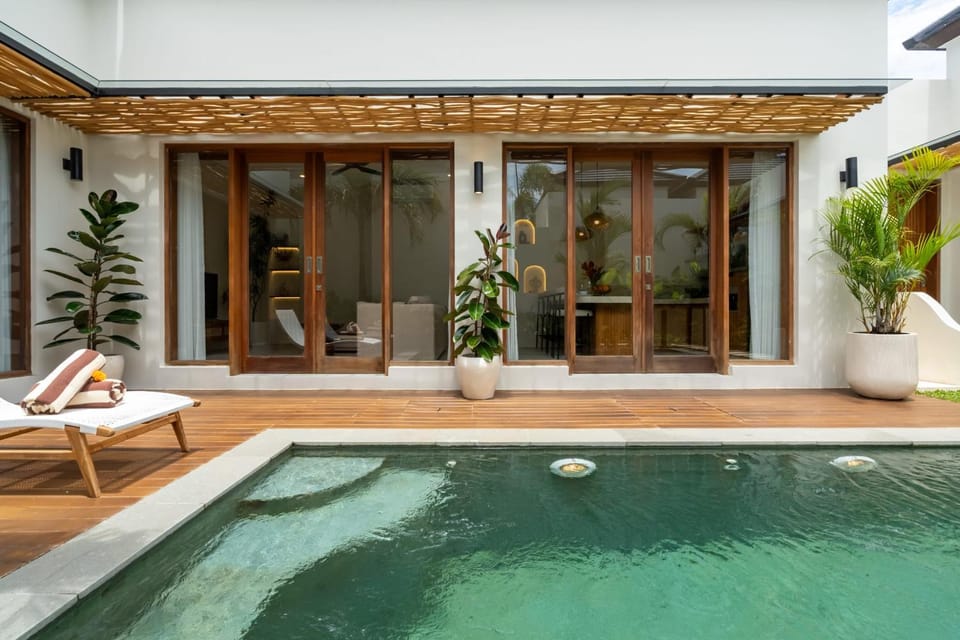 Patio, Day, Pool view, Swimming pool, sunbed