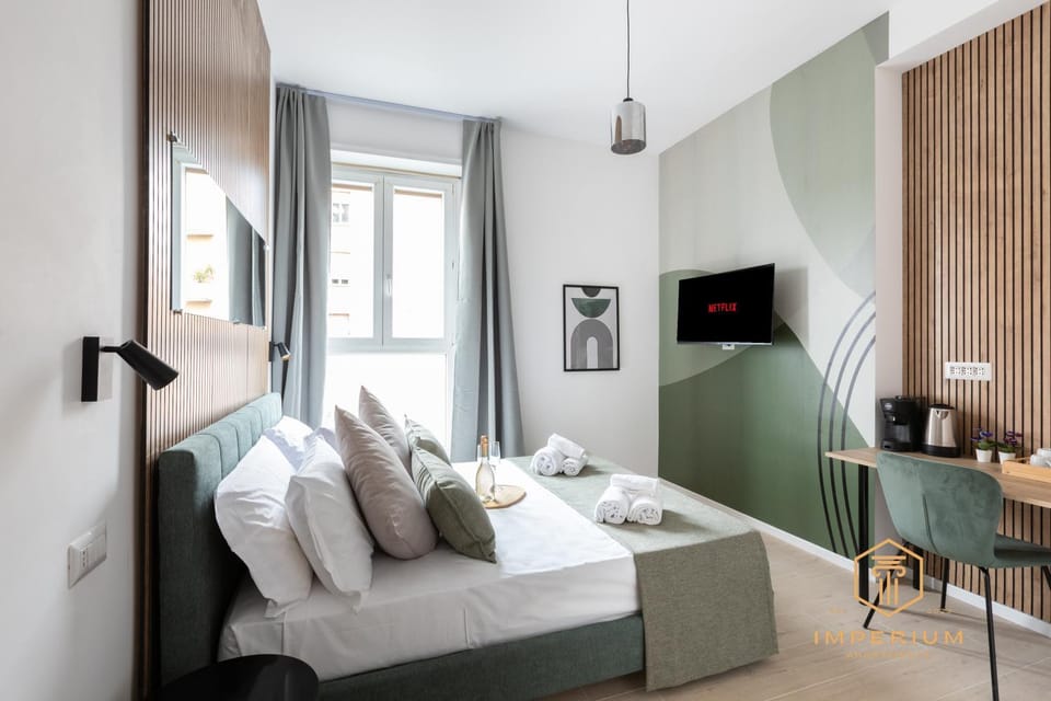 Bed, TV and multimedia, Photo of the whole room, Bedroom