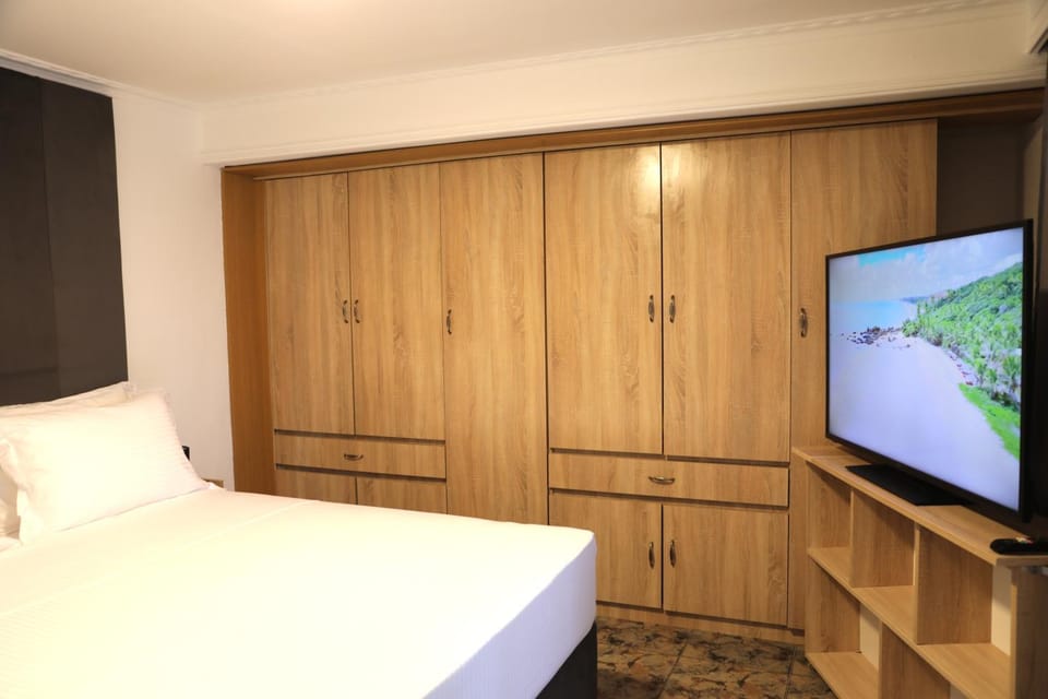 Bed, TV and multimedia, Bedroom, wardrobe