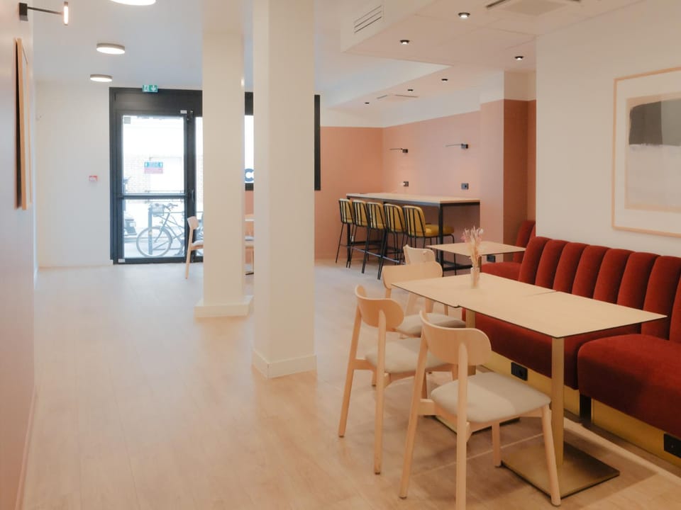 City Pop 2Night Paris - Self check-in Hotel in Vanves