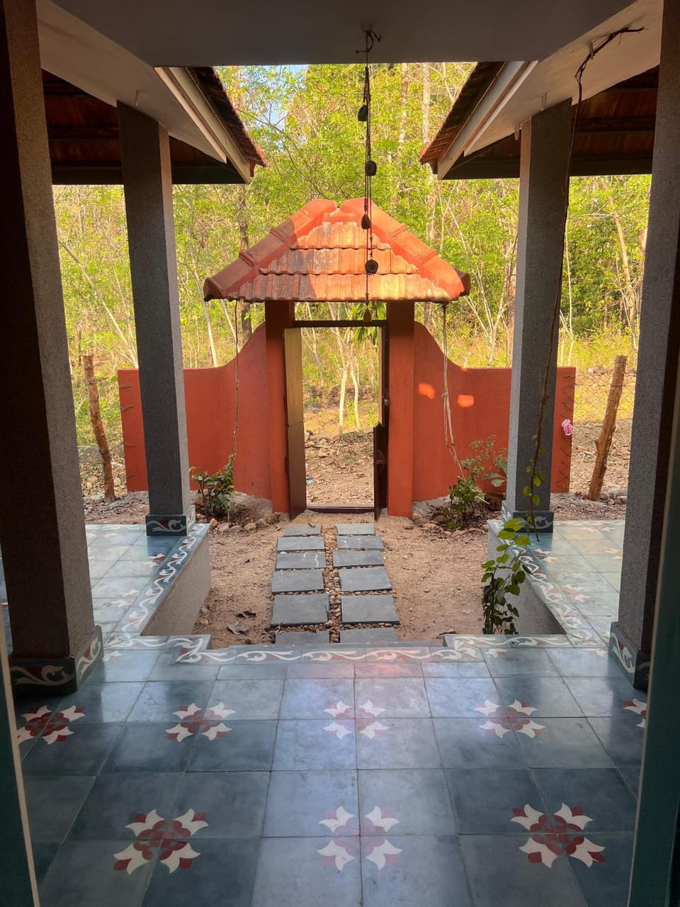 Facade/entrance