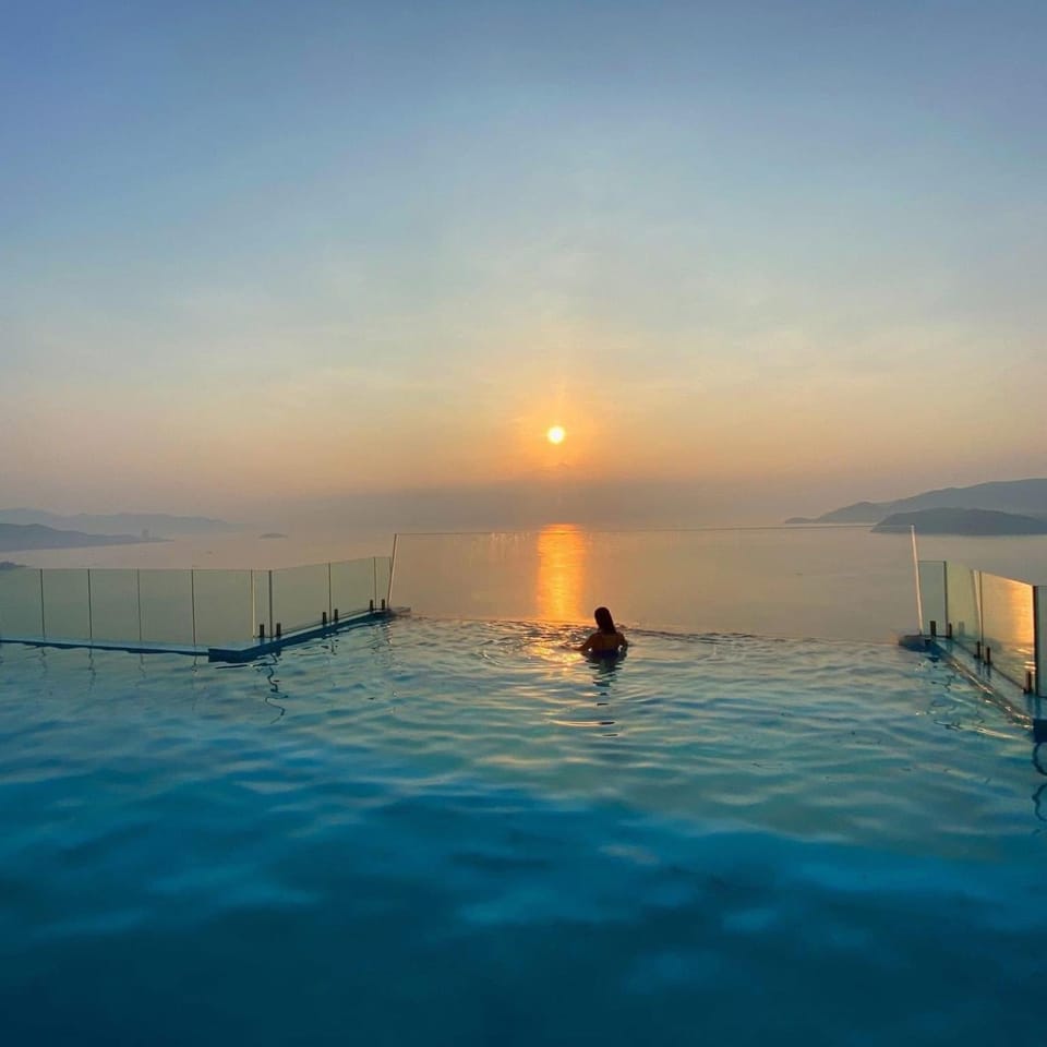 Nearby landmark, Natural landscape, Pool view, Sea view, Swimming pool, Sunrise