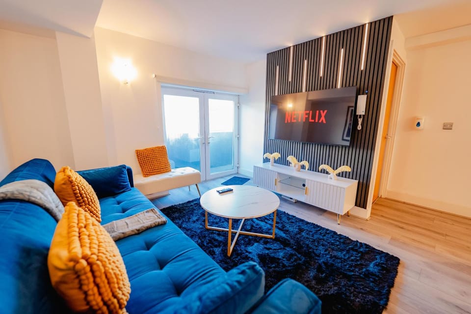 TV and multimedia, Living room, Seating area