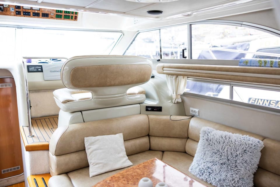 Eilins Luxury Boat - Private Marina Boat Stay Docked boat in Europe