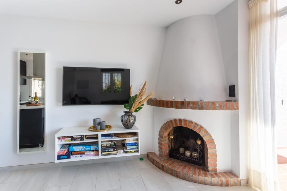 Communal lounge/ TV room, Living room