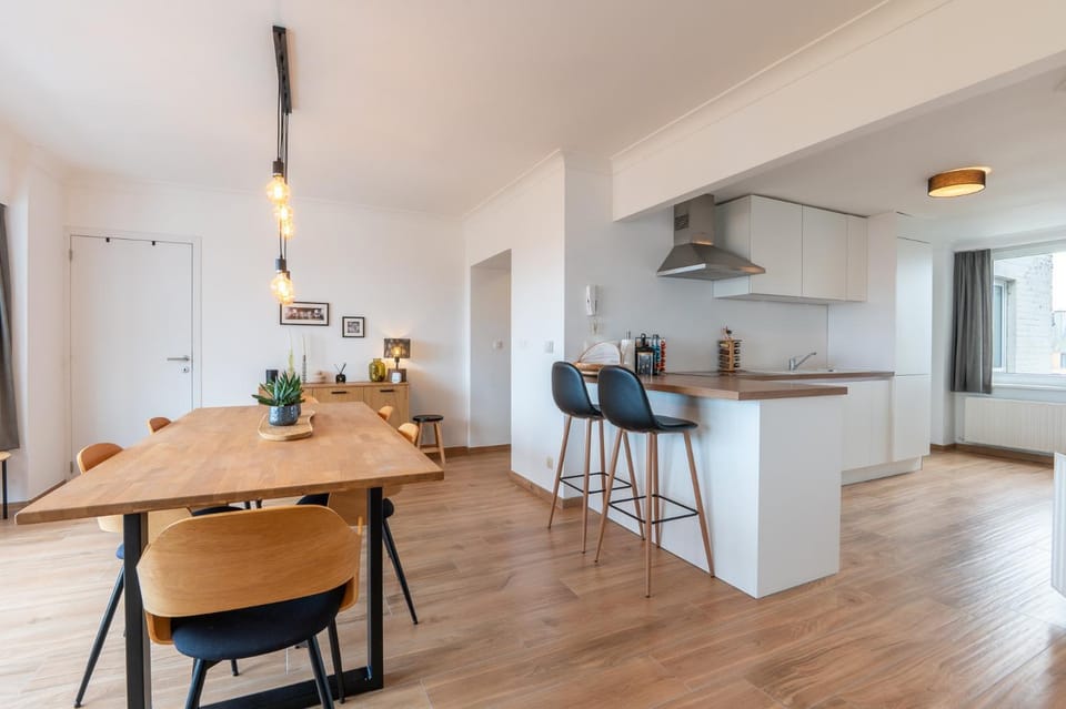 Cozy 2BR Seaside Apartment in Oostende - Family-Friendly and Fully Equipped Apartment in Ostend
