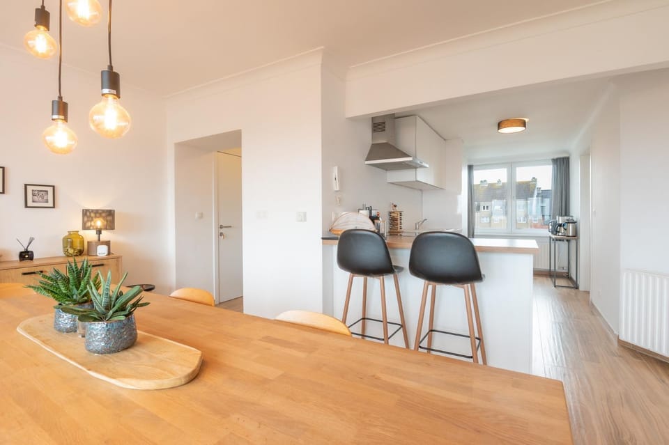 Cozy 2BR Seaside Apartment in Oostende - Family-Friendly and Fully Equipped Apartment in Ostend