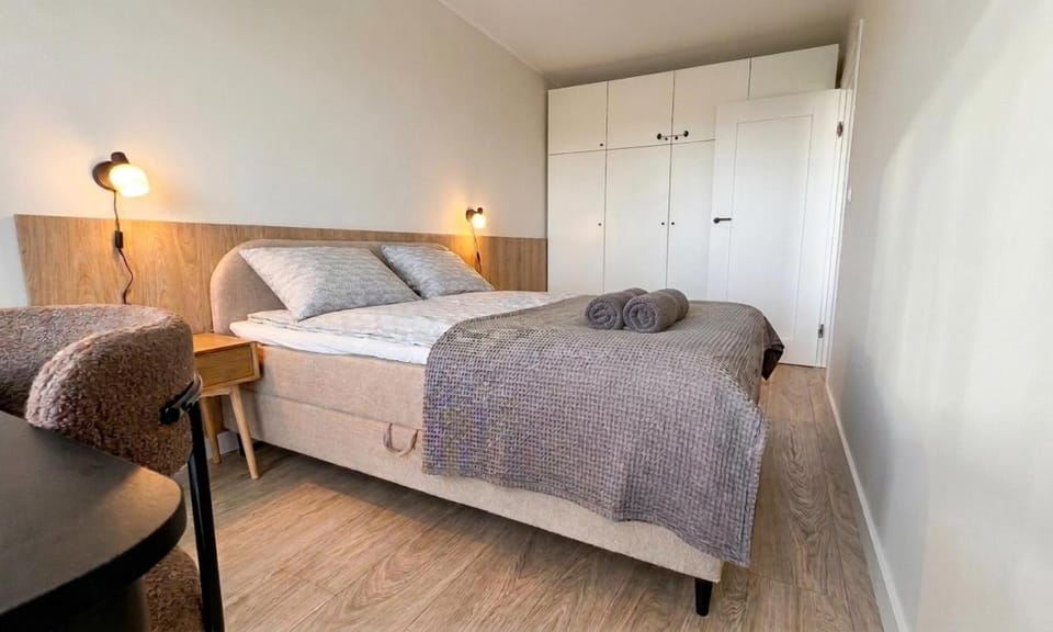 Bed, Photo of the whole room, Bedroom, towels, wardrobe