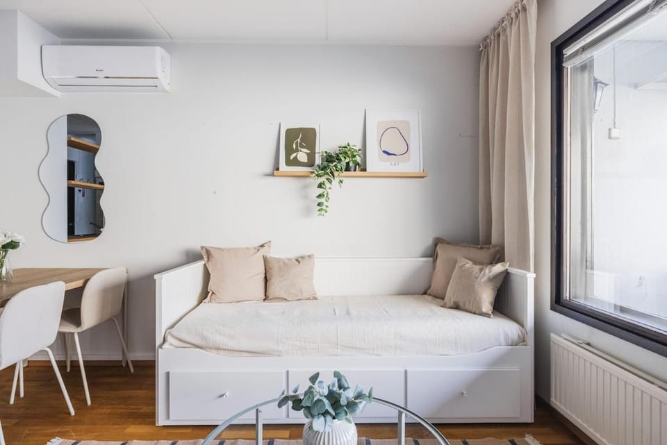 Living room, Seating area, Dining area, air conditioner