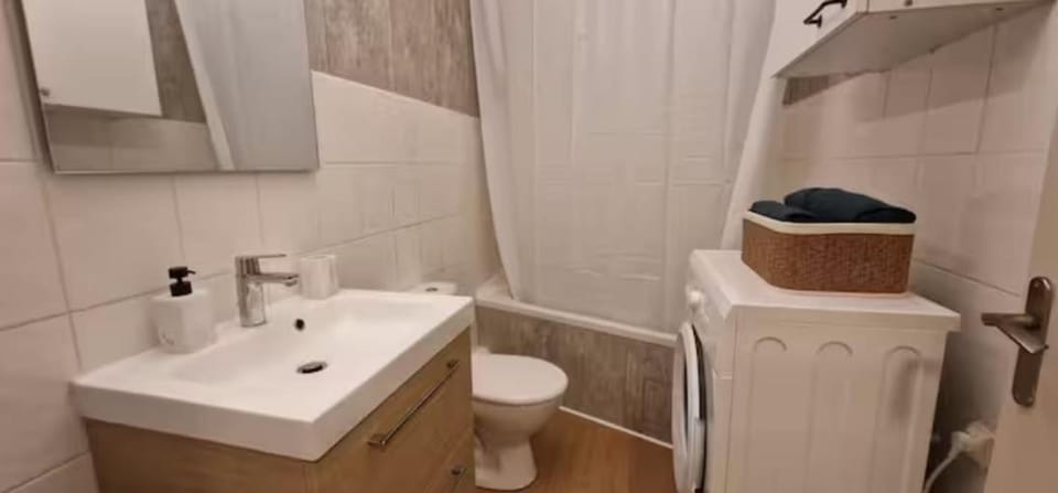 CALIF Zen studio, air conditioning, sea on foot Apartment in Nice
