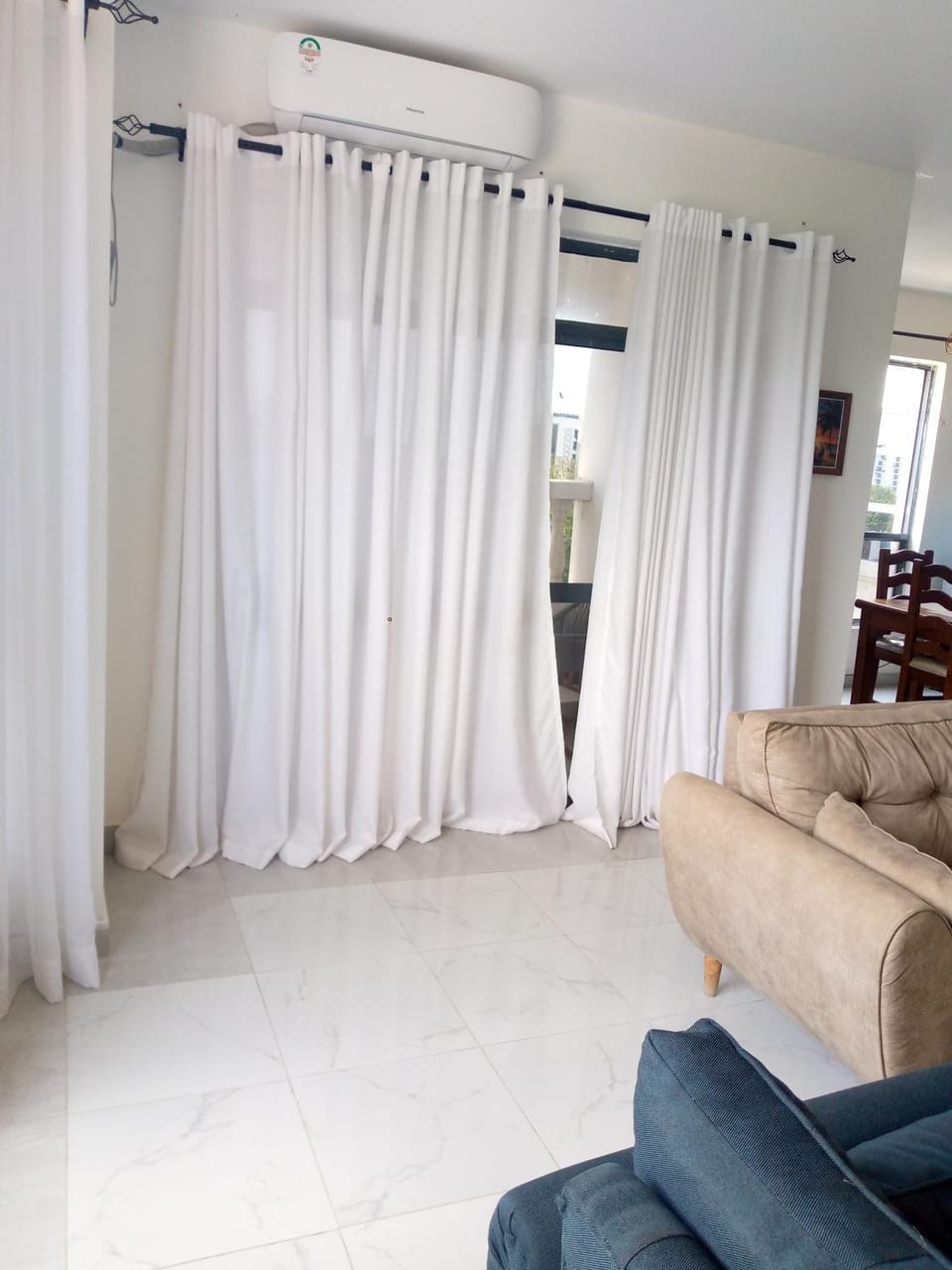Living room, Seating area, air conditioner
