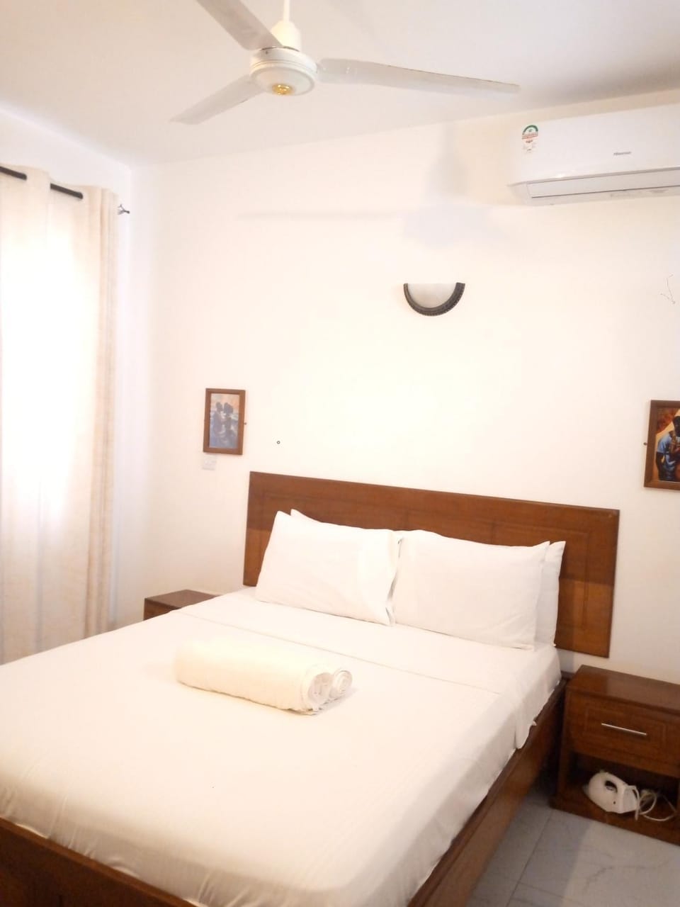 Bed, Photo of the whole room, Bedroom, towels, air conditioner