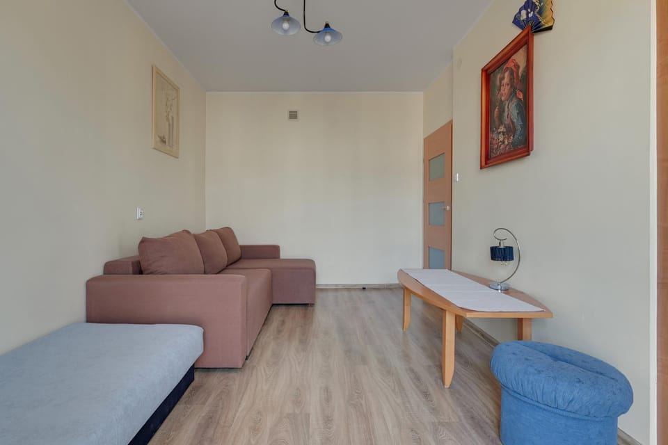 Bed, Seating area