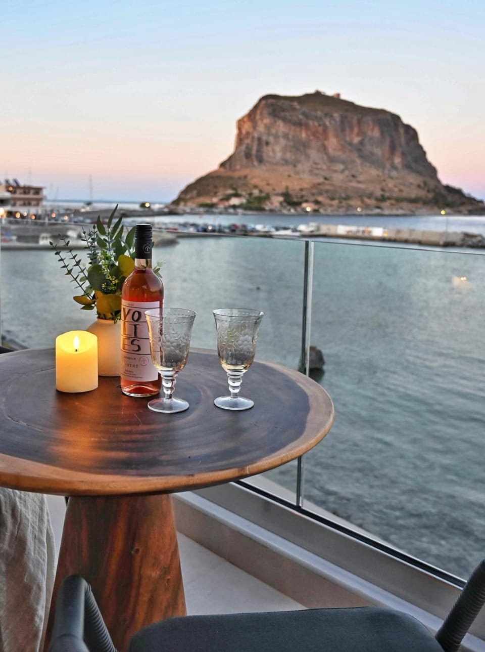 Aether-Castle vista Apartment in Islands