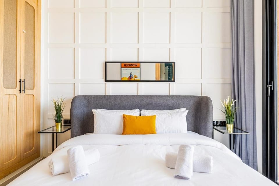 Bed, Bedroom, heating, wardrobe, air conditioner