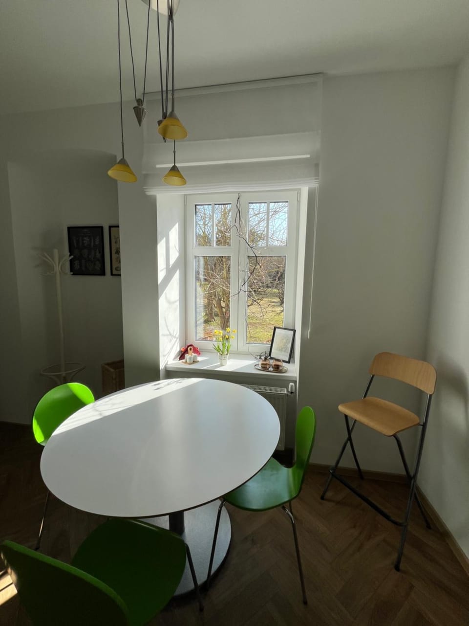 Seating area, Dining area