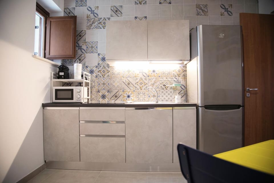 Coffee/tea facilities, oven, kitchen, kitchen
