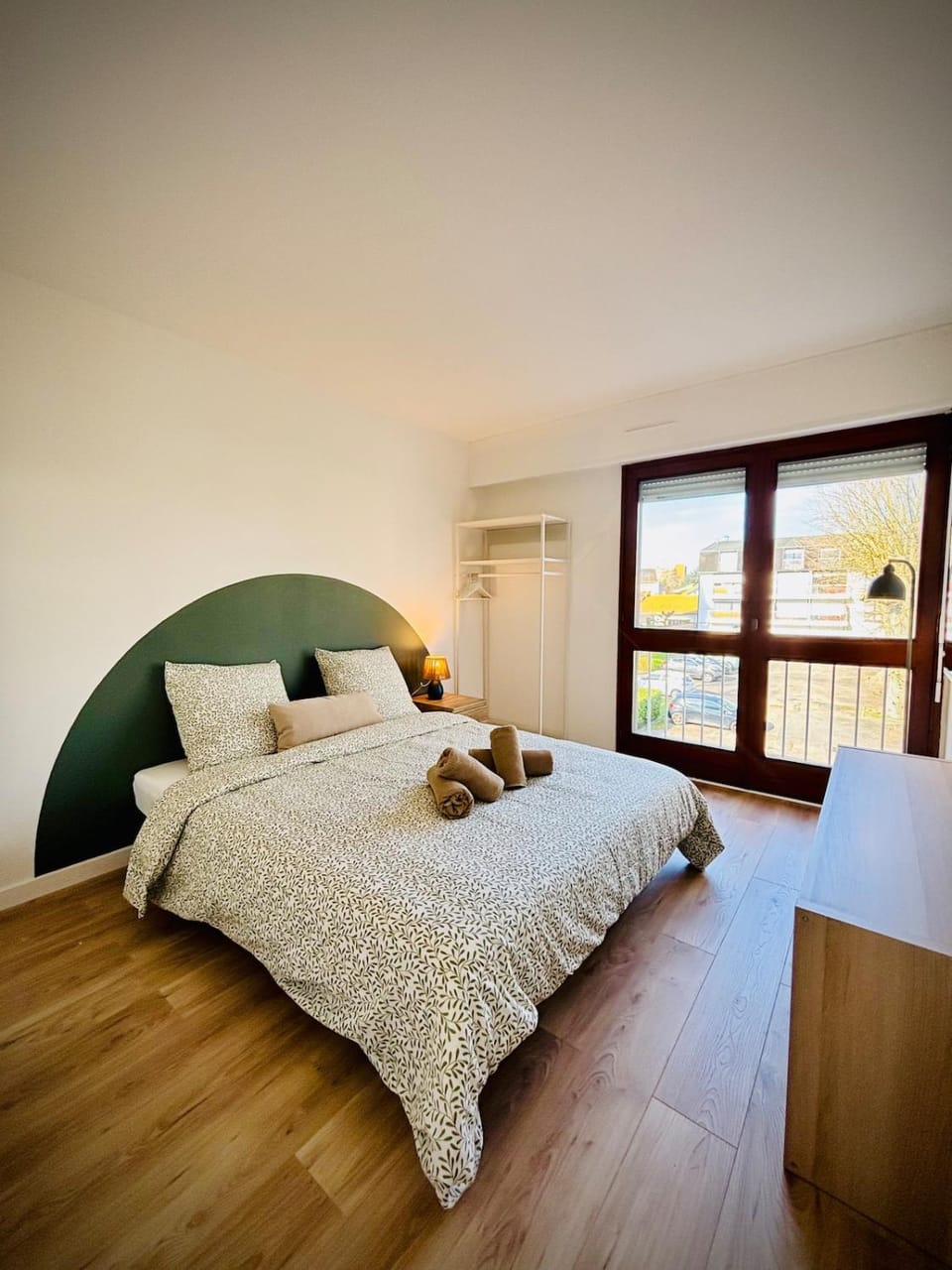 Bed, TV and multimedia