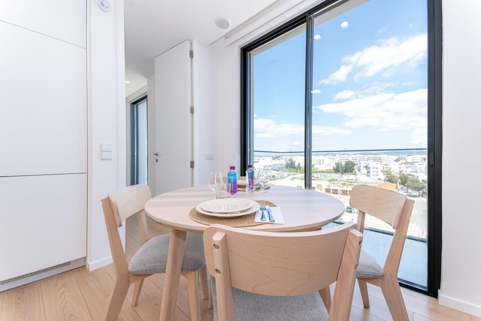 View (from property/room), Balcony/Terrace, Dining area