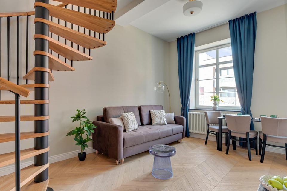 Living room, Seating area, flat iron, internet