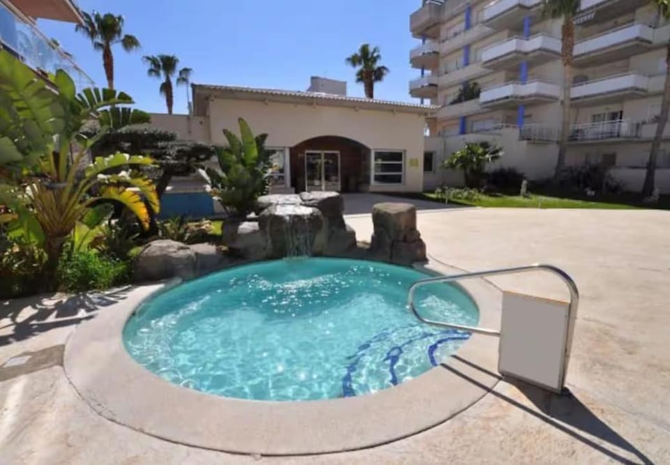 Port Canigó Apartment Pool Beach Parking Apartment in Roses