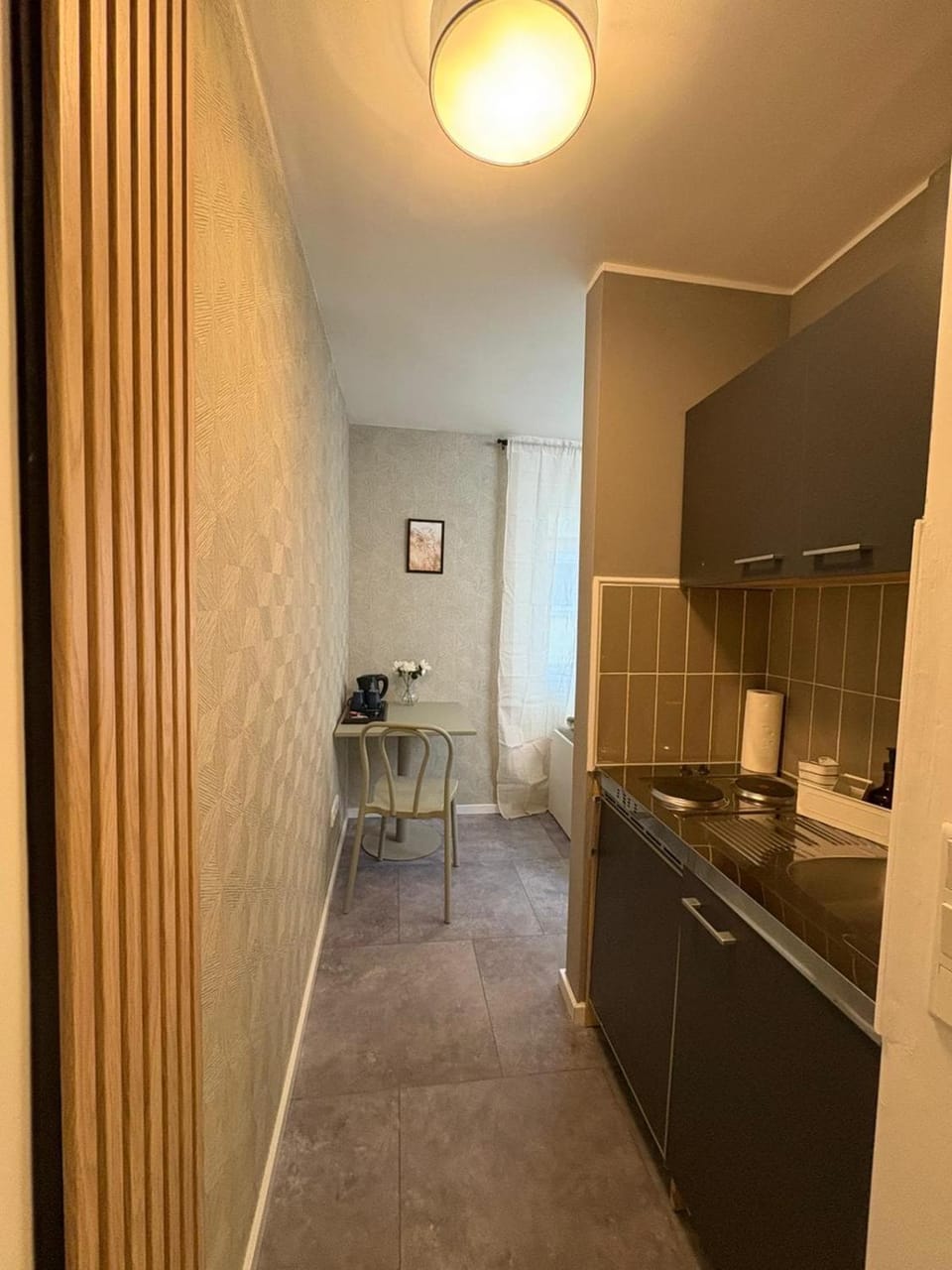 Facade/entrance, kitchen