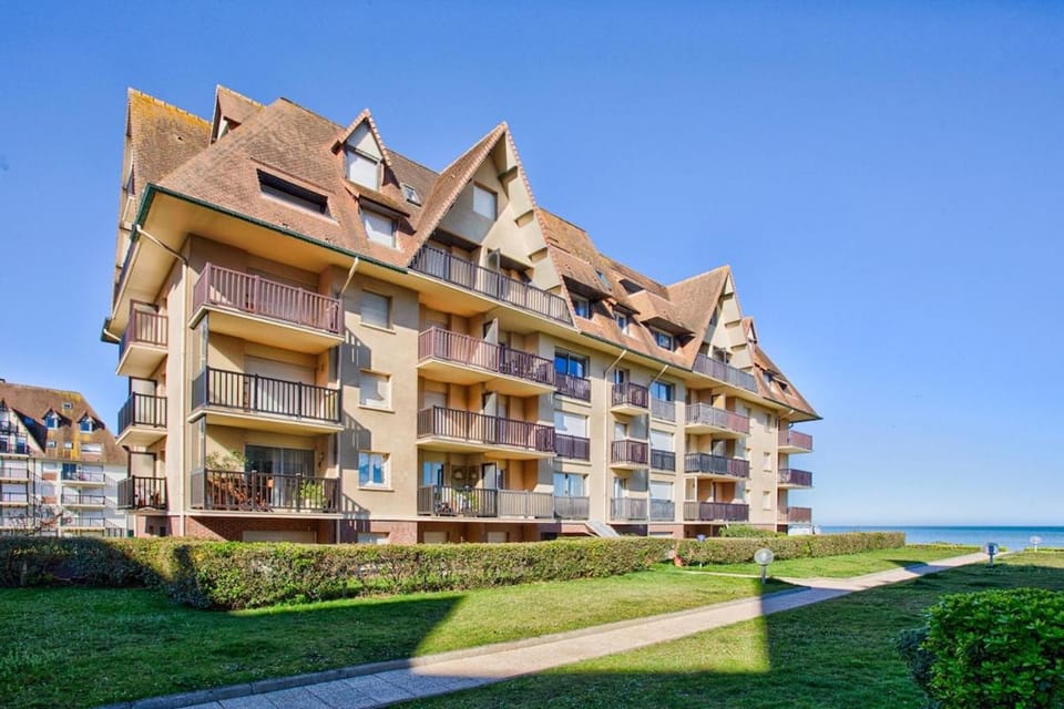 Property building, Natural landscape, Sea view