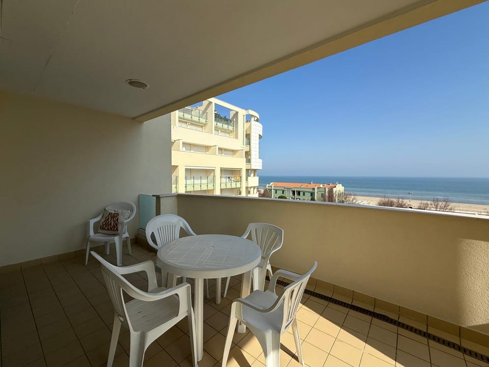 SE219 - Senigallia, trilocale con splendida terrazza fronte mare Apartment in Senigallia