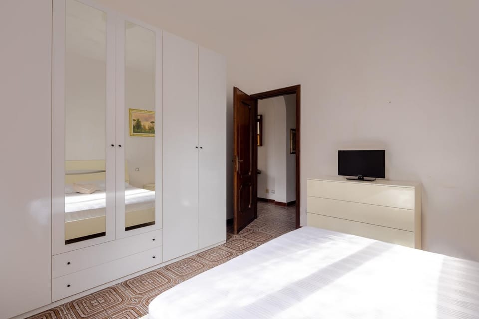 Bedroom, wardrobe